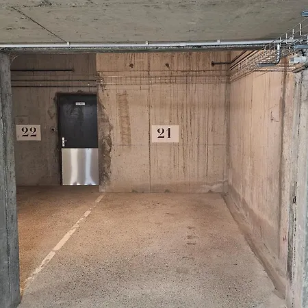 Ferienhaus Balcony Parking